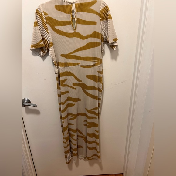 ASOS Design Dress - Picture 2 of 3